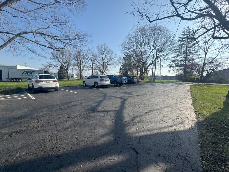 More Photos Of 8420 Masters Rd, Indianapolis Office For Sale