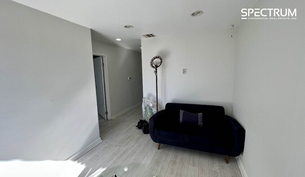 More Photos Of 8000 Wheatland Ave, Sun Valley Manufacturing For Lease