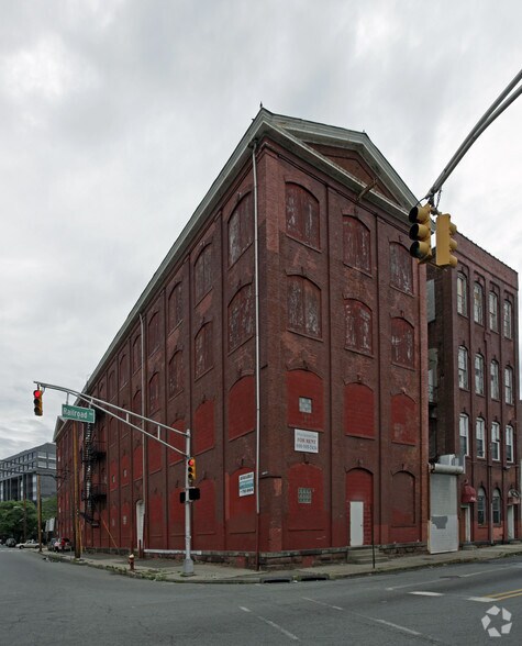 Primary Photo Of 463 Grand St, Paterson Warehouse For Lease