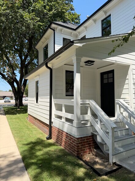 More Photos Of 1016 E California St, Gainesville Medical For Lease