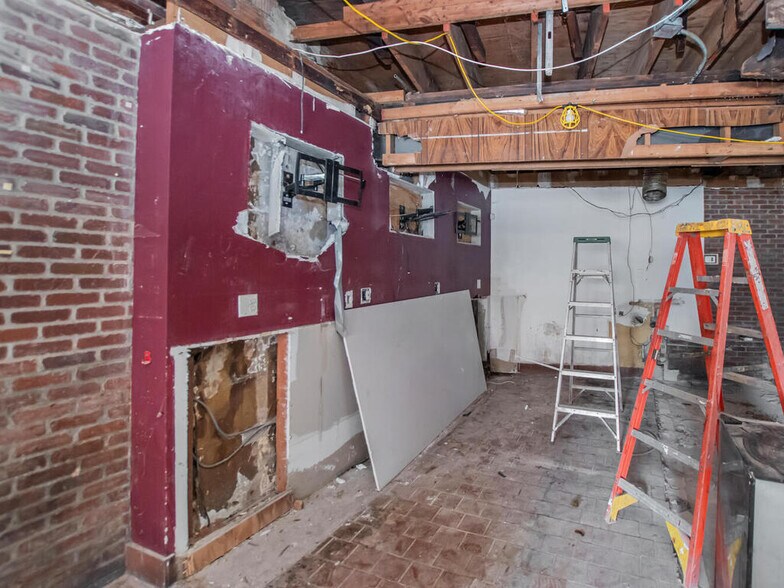 More Photos Of 621 S Broadway, Yonkers Restaurant For Sale