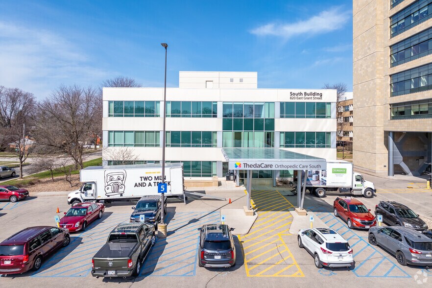 More Photos Of 820 E Grant St, Appleton Medical For Lease