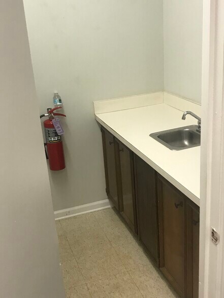 More Photos Of 9471 Baymeadows Rd, Jacksonville Medical For Lease