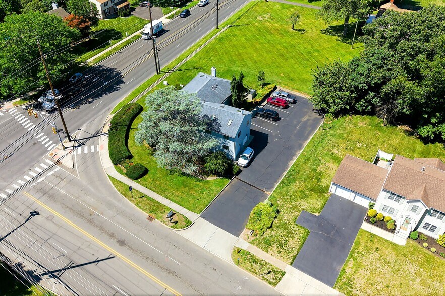 More Photos Of 801 Hughes Dr, Hamilton Office Residential For Sale