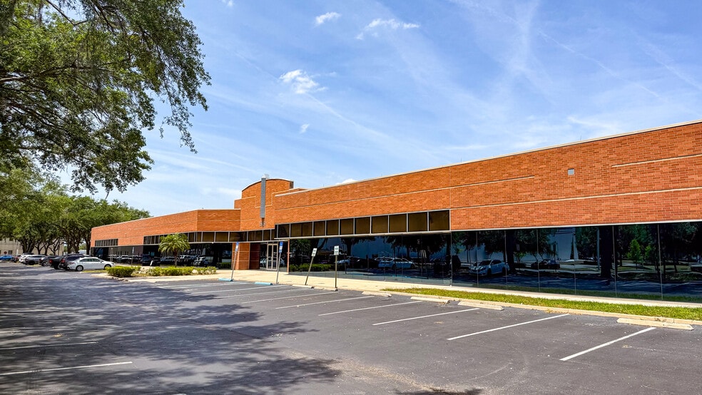 More Photos Of 6101 Chancellor Dr, Orlando Unknown For Lease