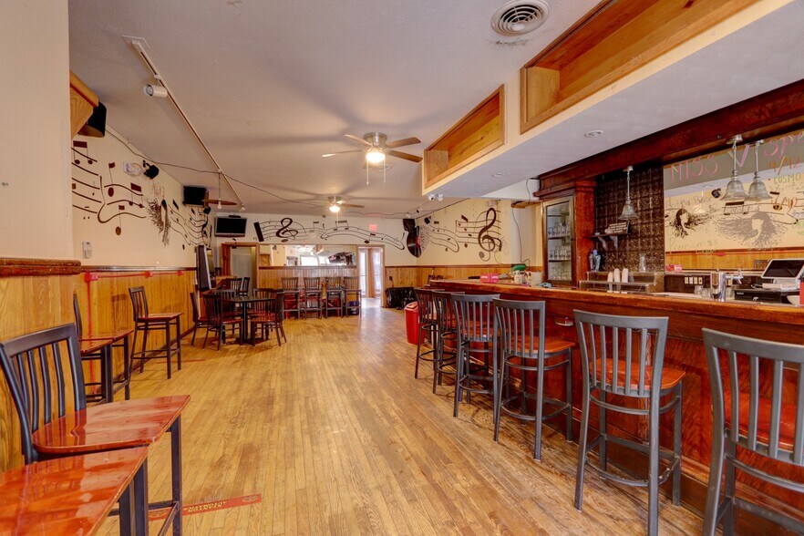 More Photos Of 14 E Main St, Waterloo Township Bar For Sale