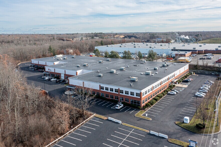 More Photos Of 800 Technology Center Dr, Stoughton Light Manufacturing For Lease