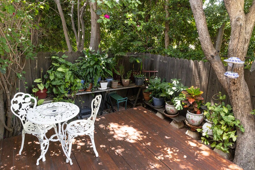 More Photos Of 4931 Coldwater Canyon Ave, Van Nuys Apartments For Sale