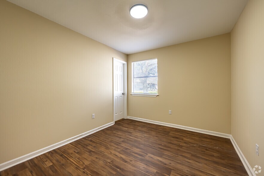 More Photos Of 4445 Alvin Dark Ave, Baton Rouge Apartments For Sale