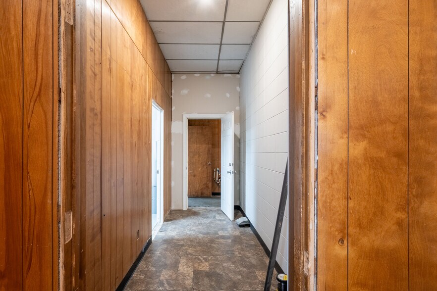 More Photos Of 2535 W Main St, Valley City Self Storage For Lease