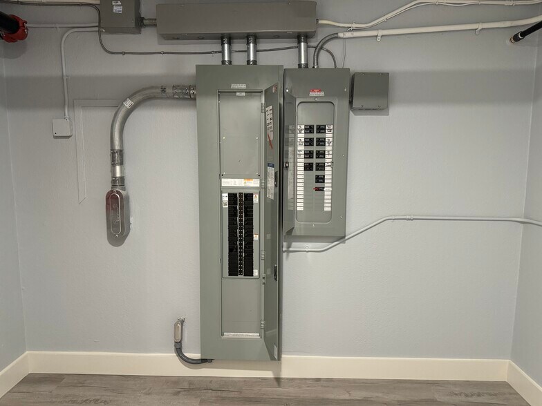 More Photos Of 116 N Clark St, Burleson Religious Facility For Sale