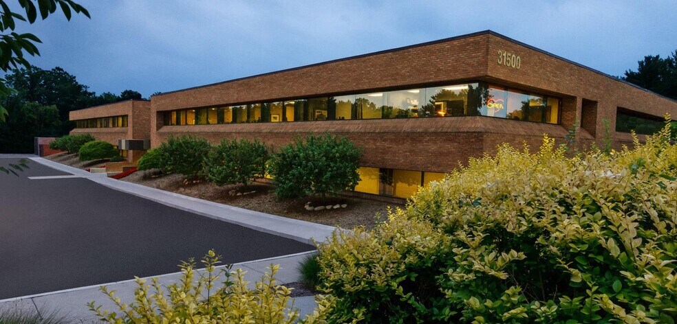 Primary Photo Of 31500 Telegraph Rd, Bingham Farms Medical For Lease