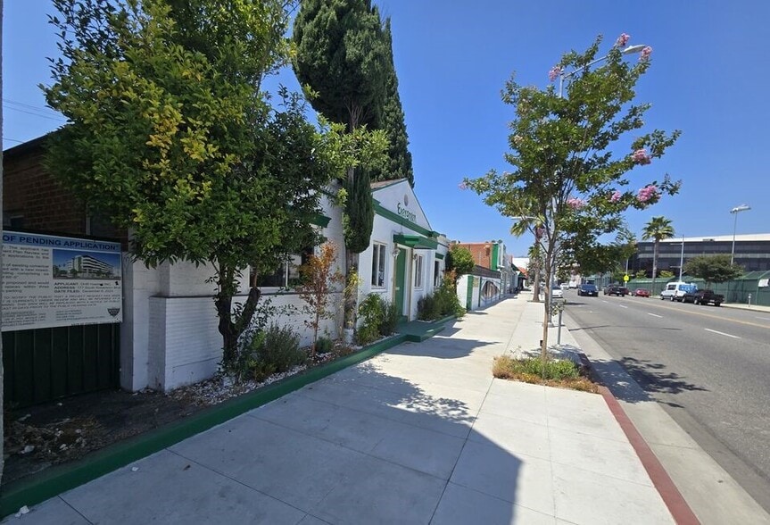 More Photos Of 175-177 S Robertson Blvd, Beverly Hills Storefront For Lease