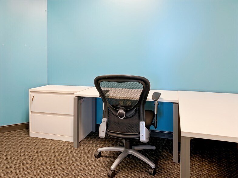 More Photos Of 8403 Colesville Rd, Silver Spring Coworking Space