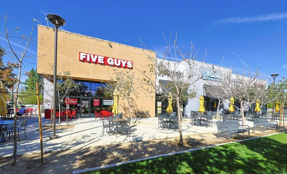 Primary Photo Of 8420-8440 Balboa Blvd, Northridge Storefront For Sale