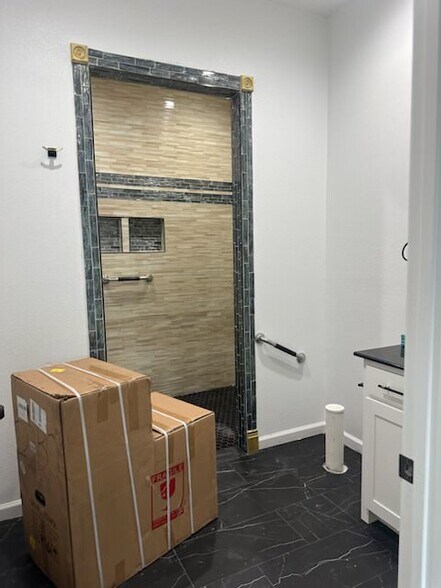 More Photos Of 703 E Oates Rd, Garland Unknown For Lease