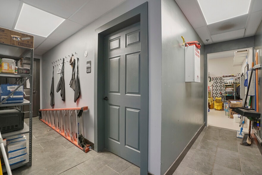 More Photos Of 4923 W 38th Ave, Denver Storefront For Lease