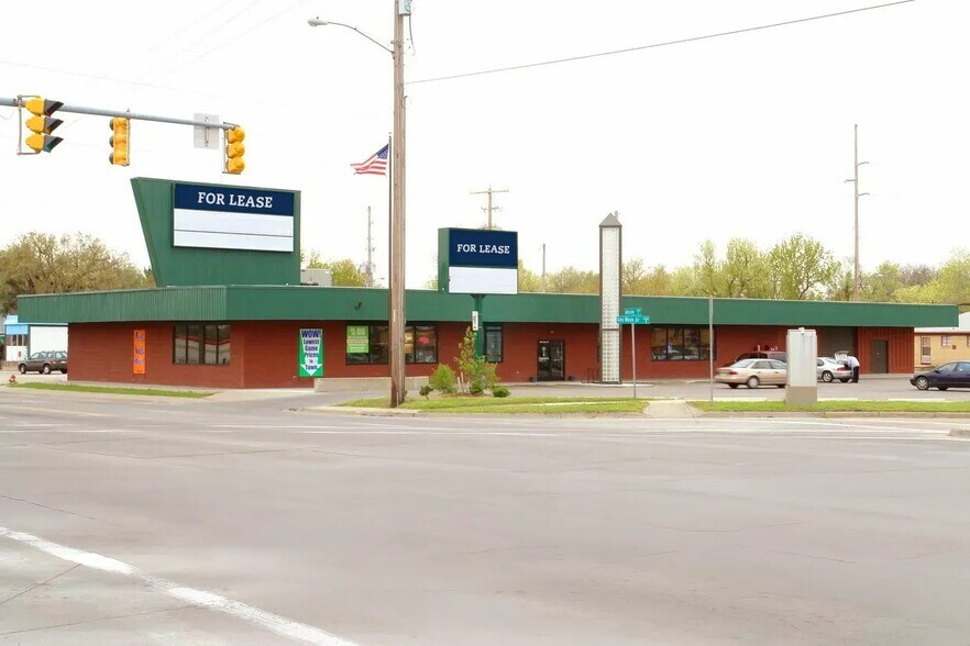 Primary Photo Of 1759 S Hillside St, Wichita Storefront For Lease