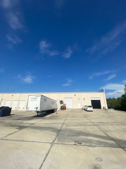 More Photos Of 7500 TPC Blvd, Orlando Flex For Sale