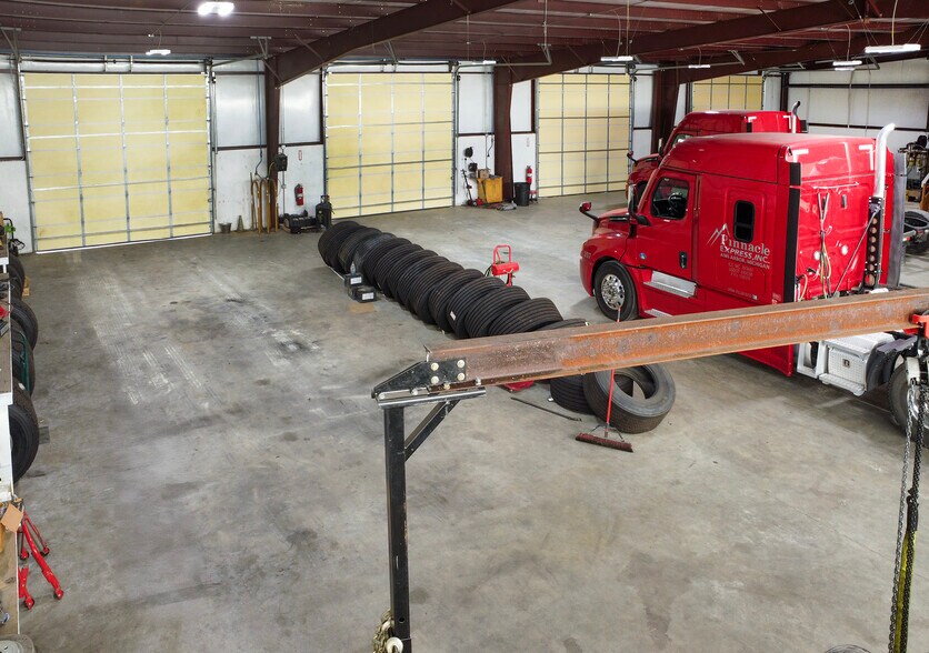 More Photos Of 9854 US Highway 271, Tyler Warehouse For Sale