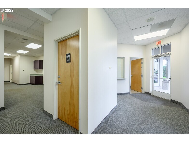 More Photos Of 375 SE Norton Ln, Mcminnville Medical For Lease