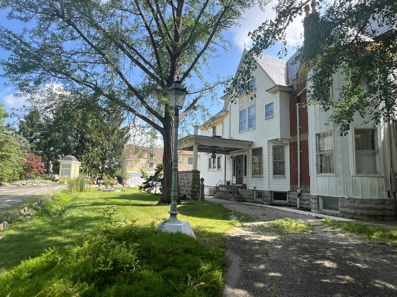 More Photos Of 364 E Church St, Marion Multifamily For Sale