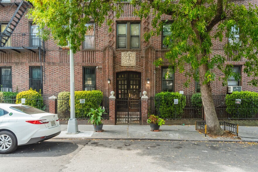 More Photos Of 310 E 25th St, Brooklyn Apartments For Sale