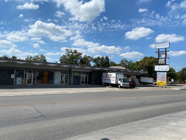 More Photos Of 1602 W Kings Hwy, San Antonio Unknown For Lease