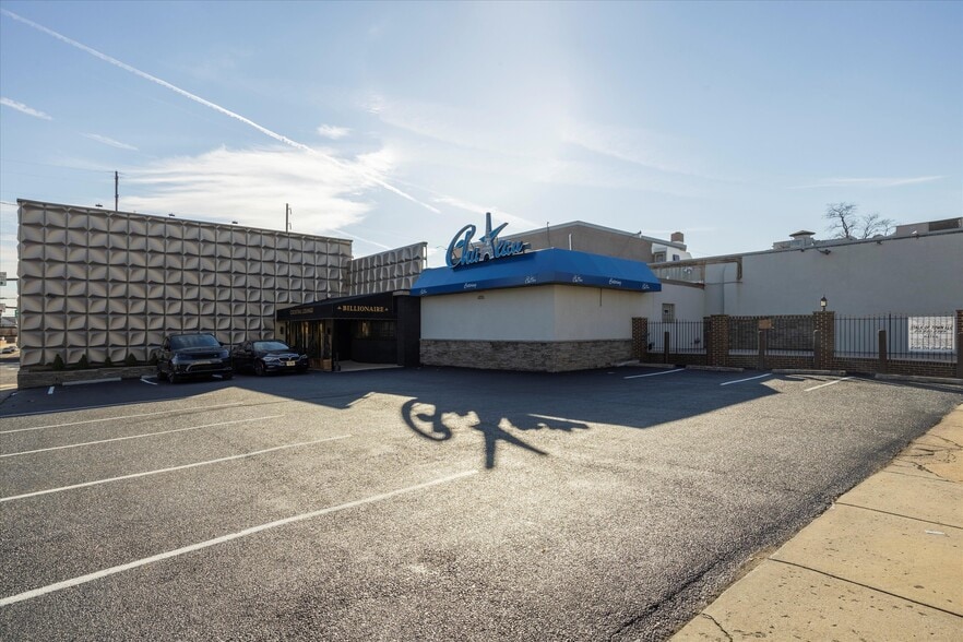 More Photos Of 2154 Bridge St, Philadelphia General Retail For Sale
