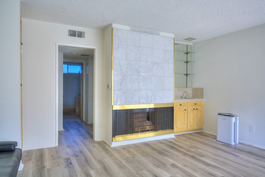 More Photos Of 695 S Norton Ave, Los Angeles Apartments For Sale