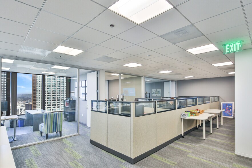 More Photos Of 707 Wilshire Blvd, Los Angeles Office For Lease