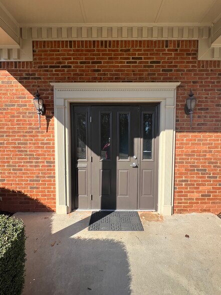 More Photos Of 2630 Beaver Ruin Rd, Norcross Medical For Sale