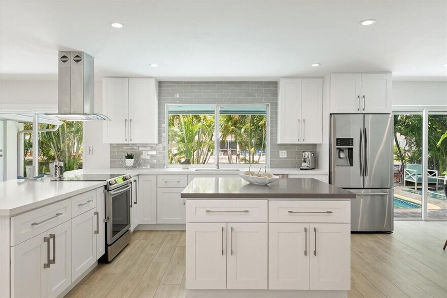More Photos Of 5821 NE 14th Way, Fort Lauderdale Flex For Sale