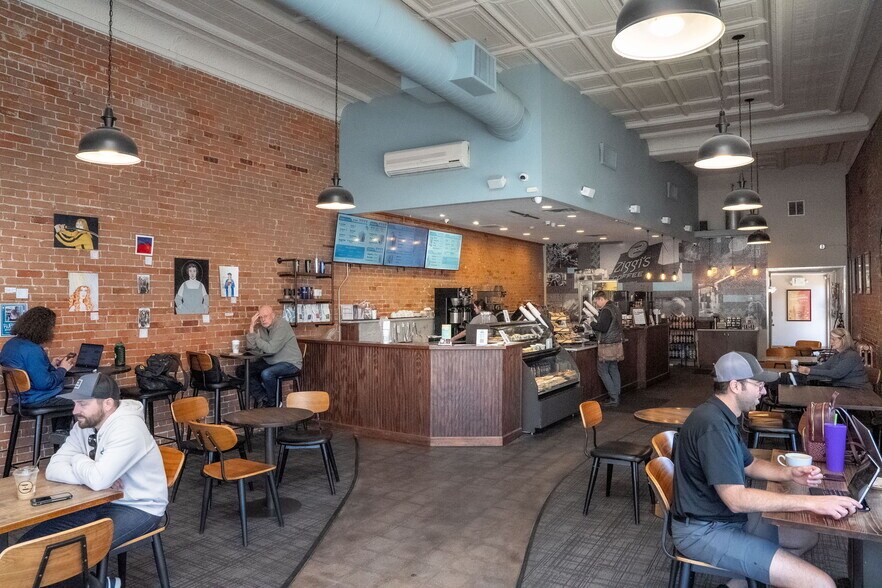 More Photos Of 400 Main St, Longmont Restaurant For Sale