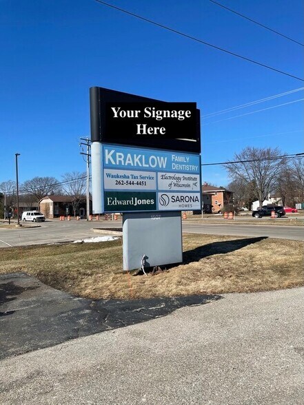 More Photos Of 1507 E Sunset Dr, Waukesha Medical For Lease