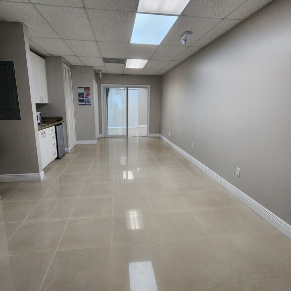 More Photos Of 5220 S University Dr, Davie Office For Sale