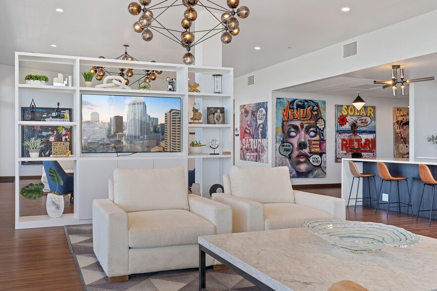 More Photos Of 4229 FM 620, Austin Showroom For Sale