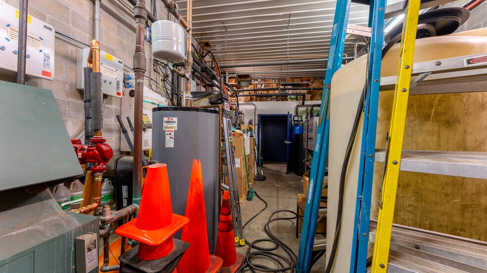 More Photos Of 949 Highway 42, Osage Beach Carwash For Sale