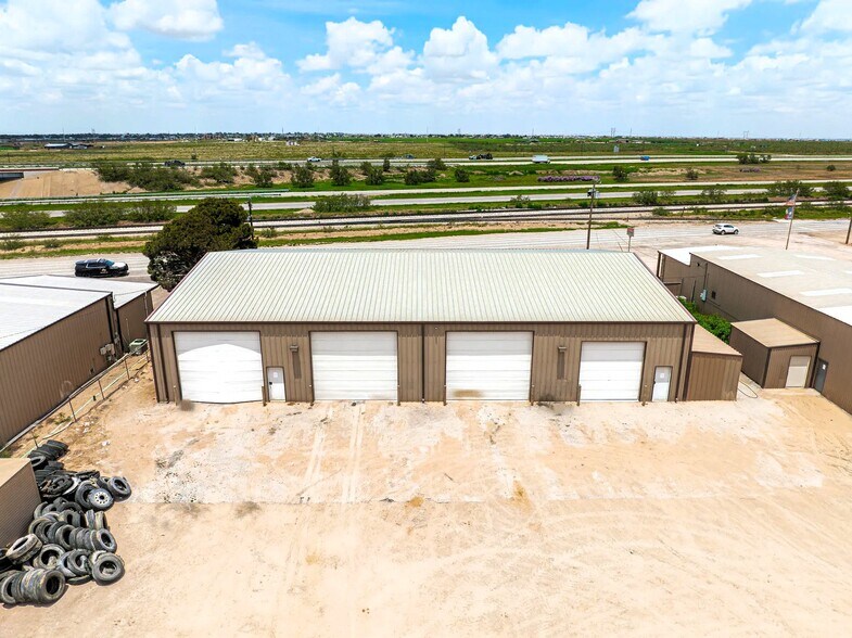More Photos Of 6700 Interstate 20, Midland Warehouse For Lease