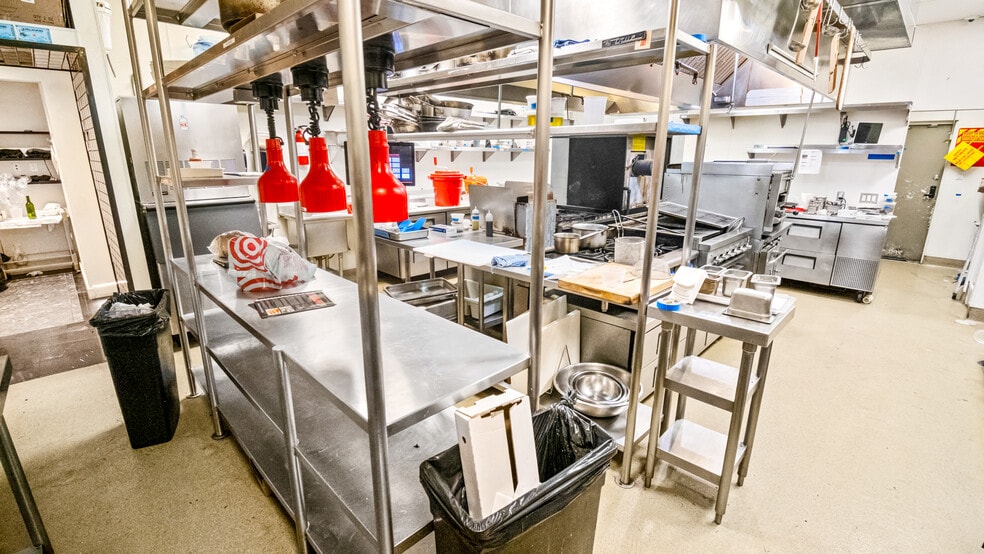 More Photos Of 5716 E 2nd St, Long Beach Restaurant For Sale