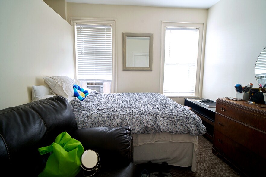 More Photos Of 134 Hunter St, Kingston Apartments For Sale