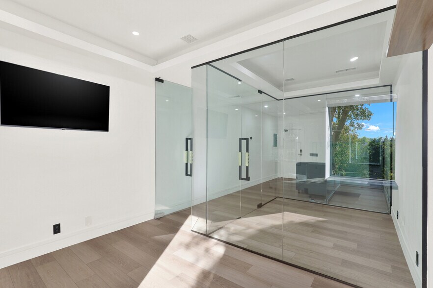 More Photos Of 23276 S Pointe Dr, Laguna Hills Office For Lease