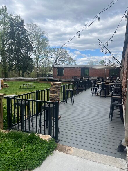 More Photos Of 354 W Meadow Rd, Eden General Retail For Sale