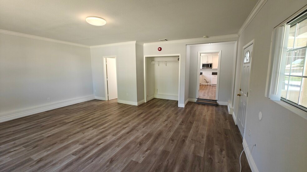 More Photos Of 13766 Paddock St, Sylmar Assisted Living For Lease