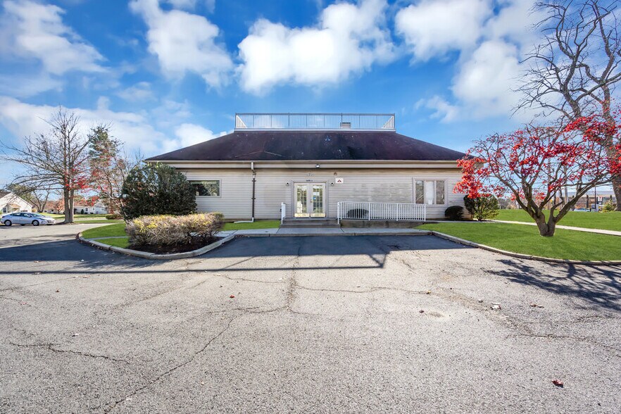 More Photos Of 1 Dag Hammarskjold Blvd, Howell Medical For Lease