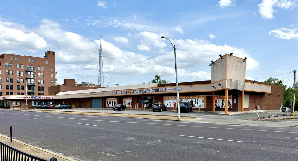 Primary Photo Of 4940-4956 Delmar Blvd, Saint Louis General Retail For Lease