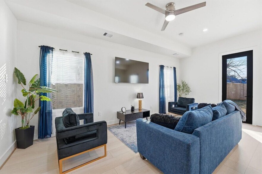 More Photos Of 7908 Brandon St, Houston Multifamily For Sale