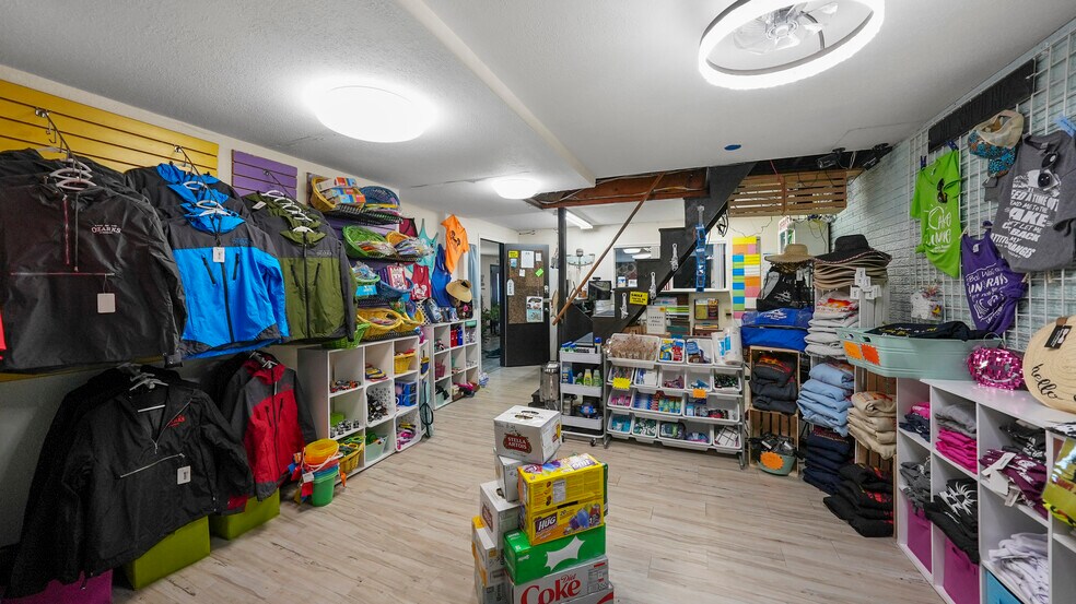 More Photos Of 91 Breeze Dr, Camdenton Hotel For Sale