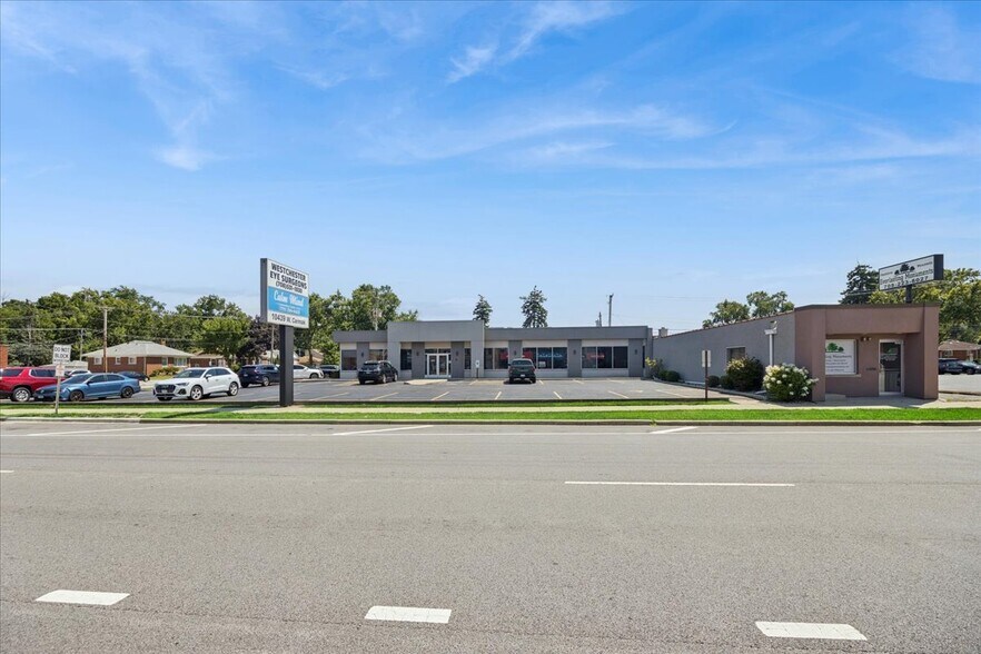 More Photos Of 10439 W Cermak Rd, Westchester Office For Sale
