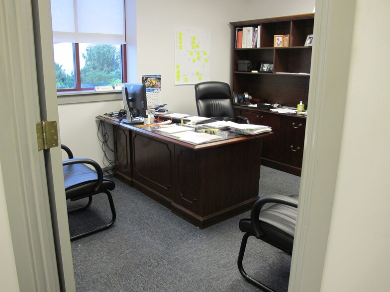 More Photos Of 1828 Freedom Rd, Lancaster Warehouse For Lease